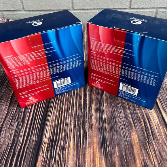 Energetic Lighting 2 pack red and blue LED glass bulbs - Picture 3 of 7